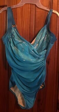 MiracleSuit Tummy Control Illusionists Blue Swimsuit Sz 14 One Piece Beach